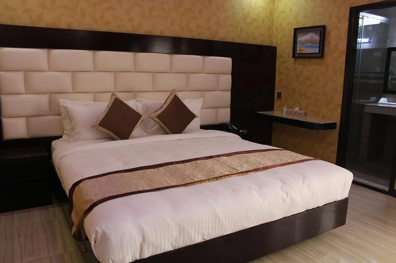 Green View Resort & Convention Center Dhaka 4*,